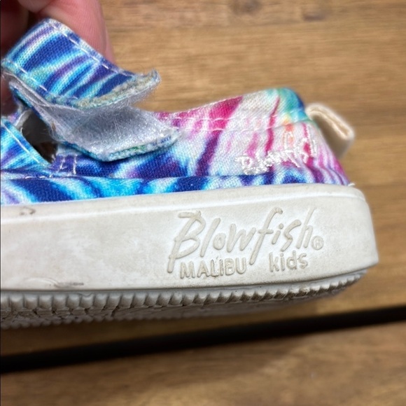 Blowfish Blue and Red Sneakers with Velcro Strap and Colorful Design - Picture 5 of 7